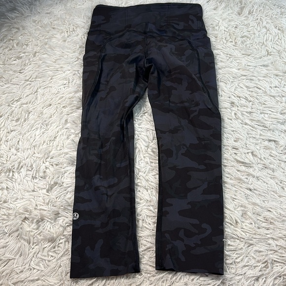 Lululemon Fast and Free Crop II 19" *Non-Reflective Incognito Camo Multi Grey - Picture 5 of 6